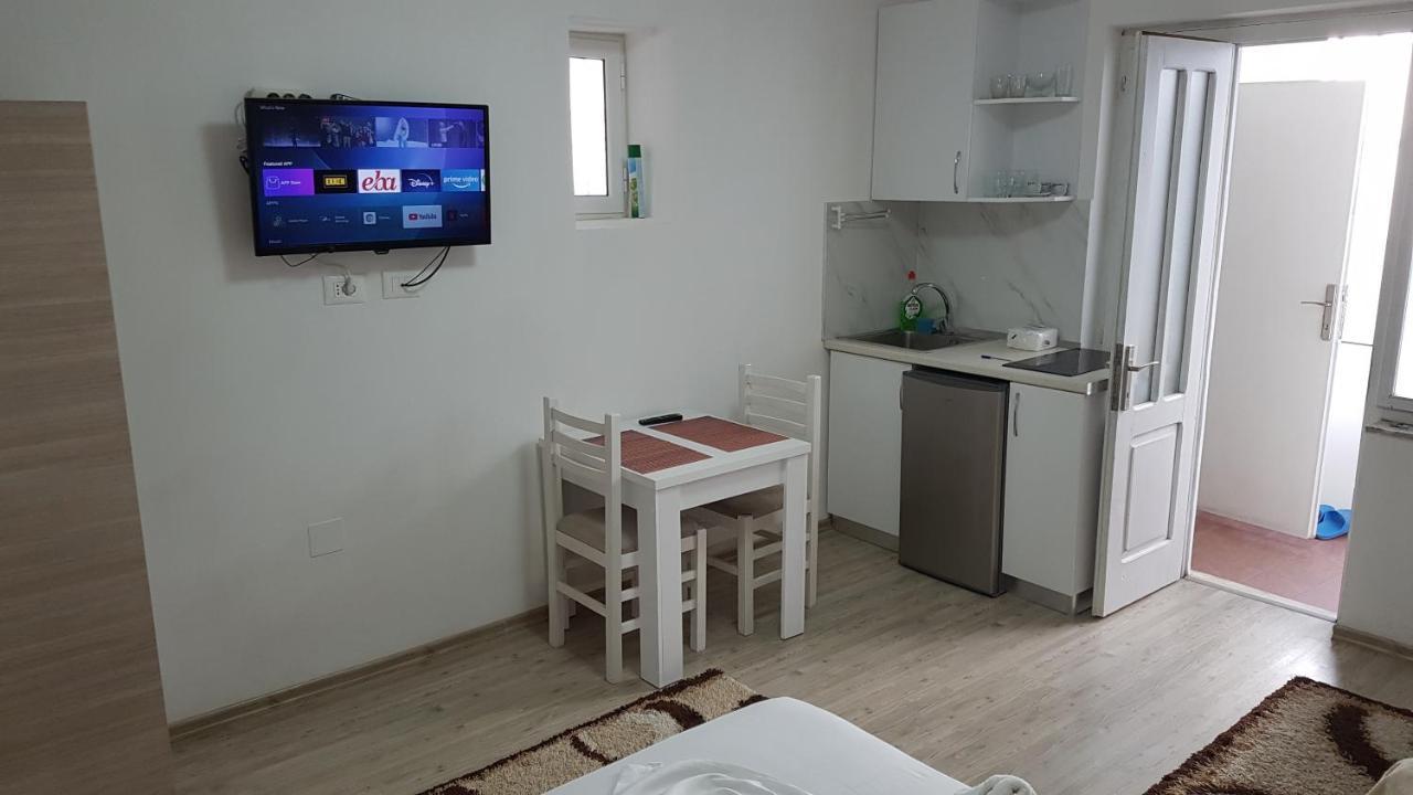 Klent Studio Apartment Pogradec Extérieur photo